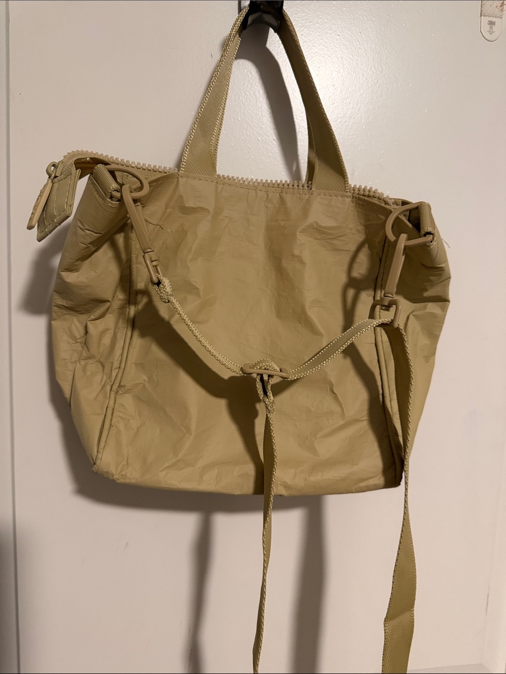 ALOHA Collection tan backpack bag - Picture 2 of 5